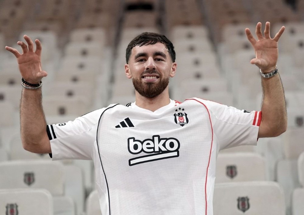İşte zervedekiler: Süper Lig’in en değerli 15 futbolcusu açıklandı 13 Süper Lig’in en değerli 15 futbolcusu açıklandı! 2025-2026 sezonunda zirvede yer alan isimler - 13