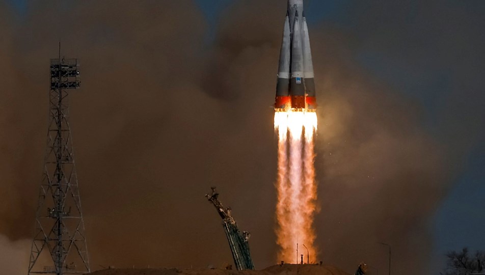 Bir Amerikalı ve iki Rus uzaya gönderildi: Soyuz MS-27 yola çıktı