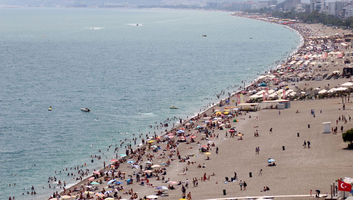 Antalya'da YKS'den çıkan denize koştu