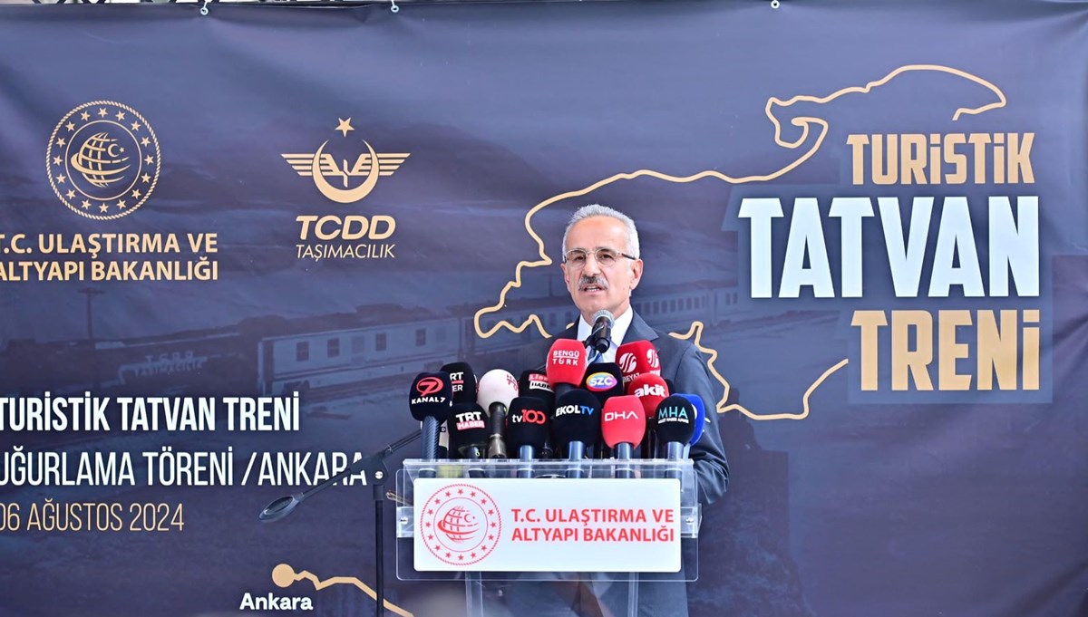 Turistik Tatvan Treni ikinci seferine başladı Turistik Tatvan Treni ikinci seferine başladı
