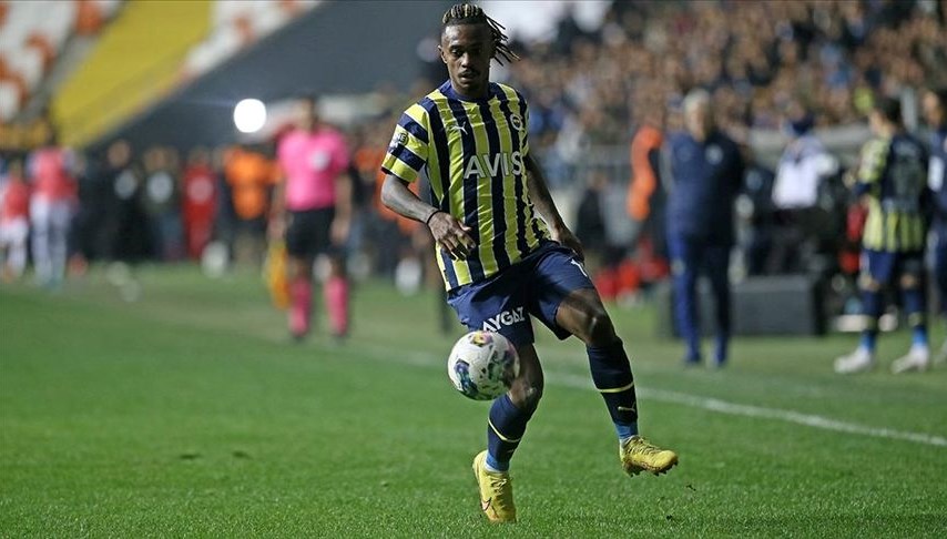 Fenerbahçe'de iki ayrılık gerçekleşiyor: Biri Acun Ilıcalı'nın takımı Hull City'ye gidecek