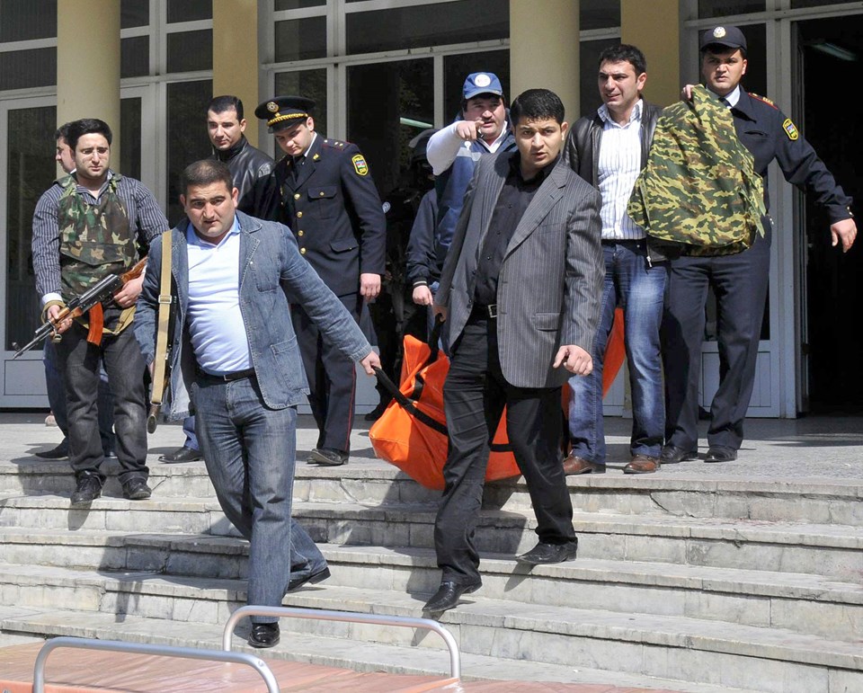 Azerbaycan'da üniversiteye baskın: En az 12 ölü - 1