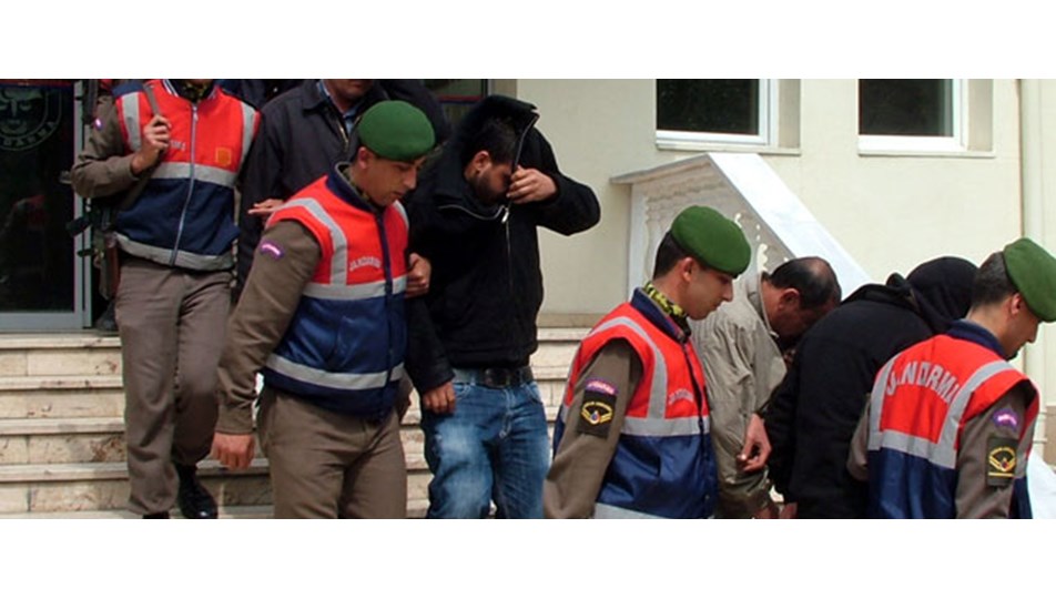 Kuruyemişçi değil, fuhuş çetesi