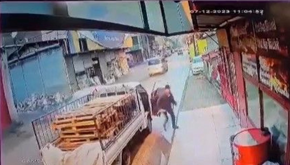 Birisi soba, diğeri alet çantası çaldı Birisi soba, diğeri alet çantası çaldı