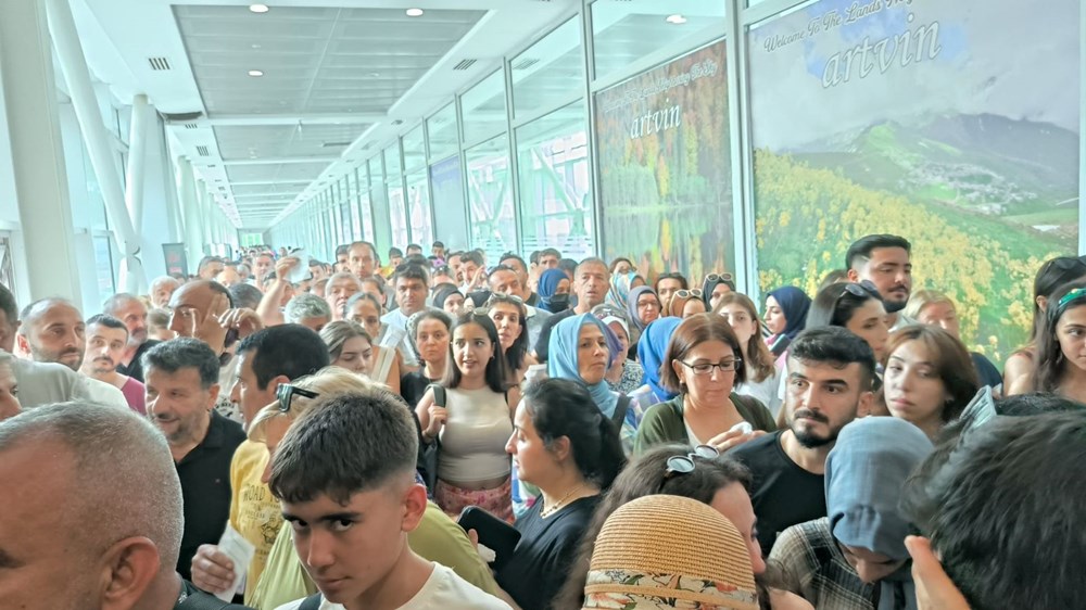 Sarp Sınır Kapısı’nda vergi zammı yoğunluğu - 2