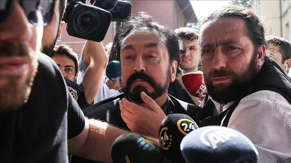 Adnan Oktar davasında ilginç anlar: "Özledik seni, aşkım beyaz sana çok yakışmış" - 9