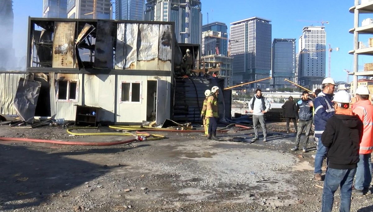 Ümraniye'de işçilerin kaldığı 8 konteyner yandı