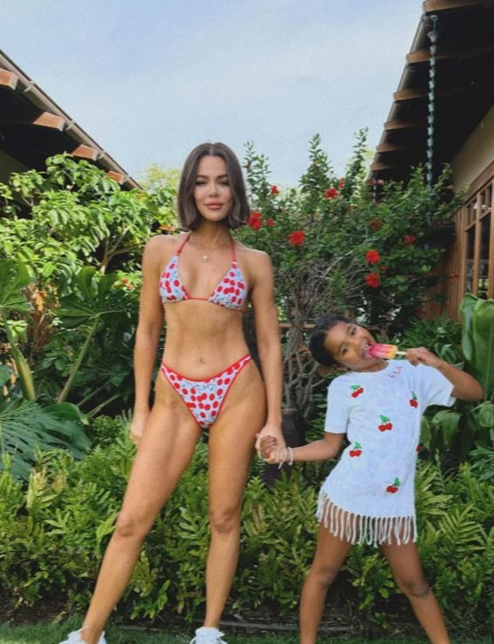 Khloe Kardashian'ın mecmua pozlarına tenkit yağdı 72 VtX8uLqd0EWRlu833sg8Ow