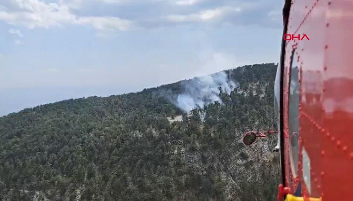 Kazdağları’nda orman yangını: Havadan ve karadan müdahale ediliyor Kazdağları’nda orman yangını: Havadan ve karadan müdahale ediliyor