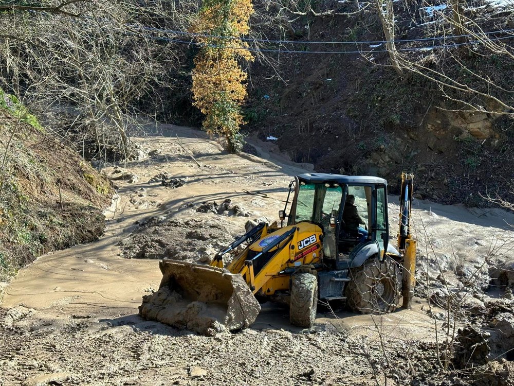Deprem değil heyelan vurdu - 9