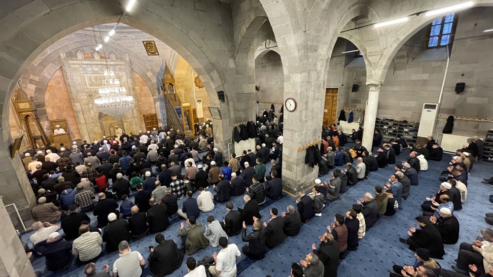 Bayram Sevinci Mabetleri Doldurdu 79