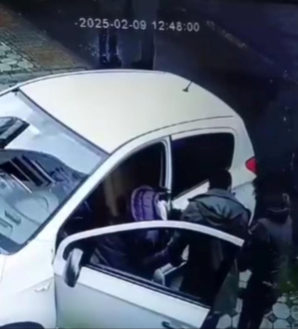 İstanbul'da komşu terörü: "Seni öldüreceğiz" diye tehdit edip dayak attılar 75 VvHOyyYu5EuHYYhmp fbDA