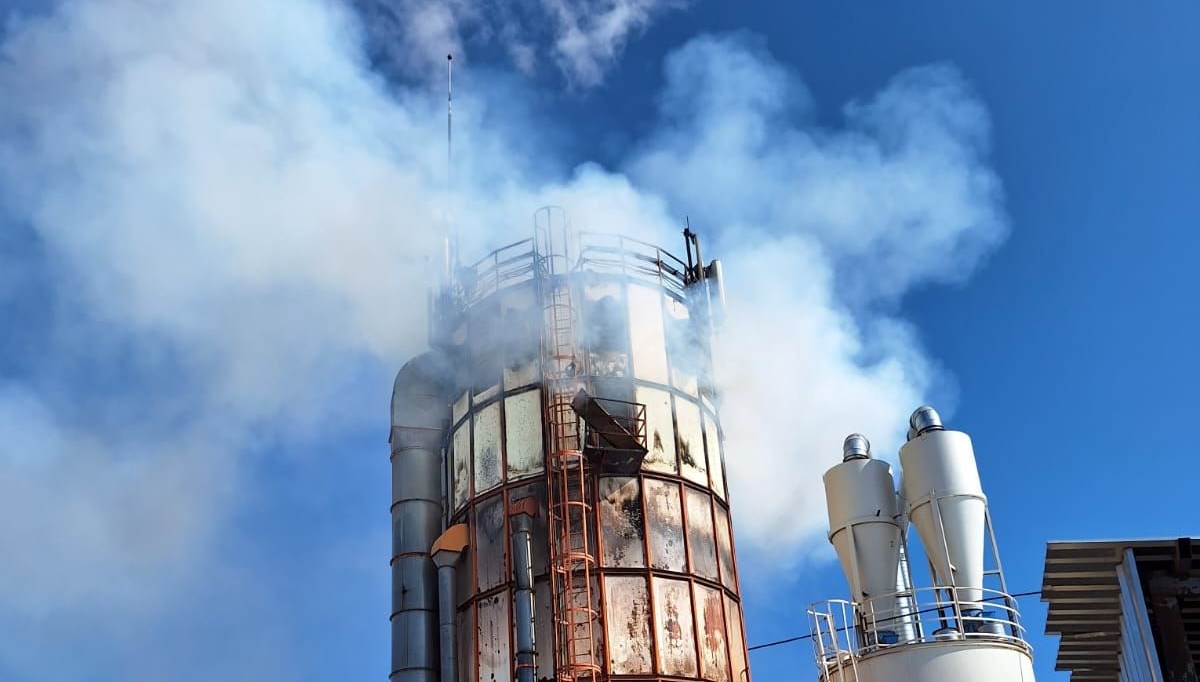 Oyuncu Necati Şaşmaz'ın fabrikasında patlama ve yangın