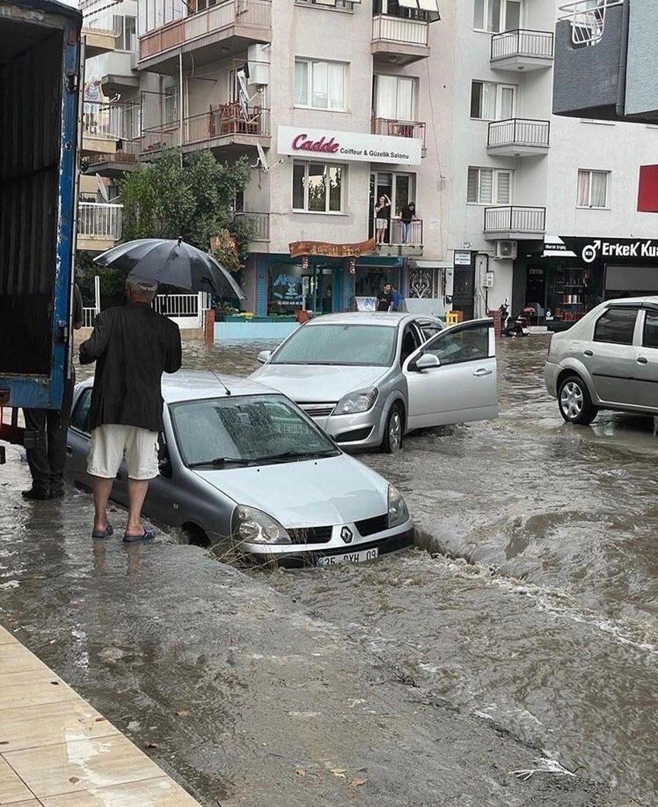 İzmir'i yine sel vurdu - 2