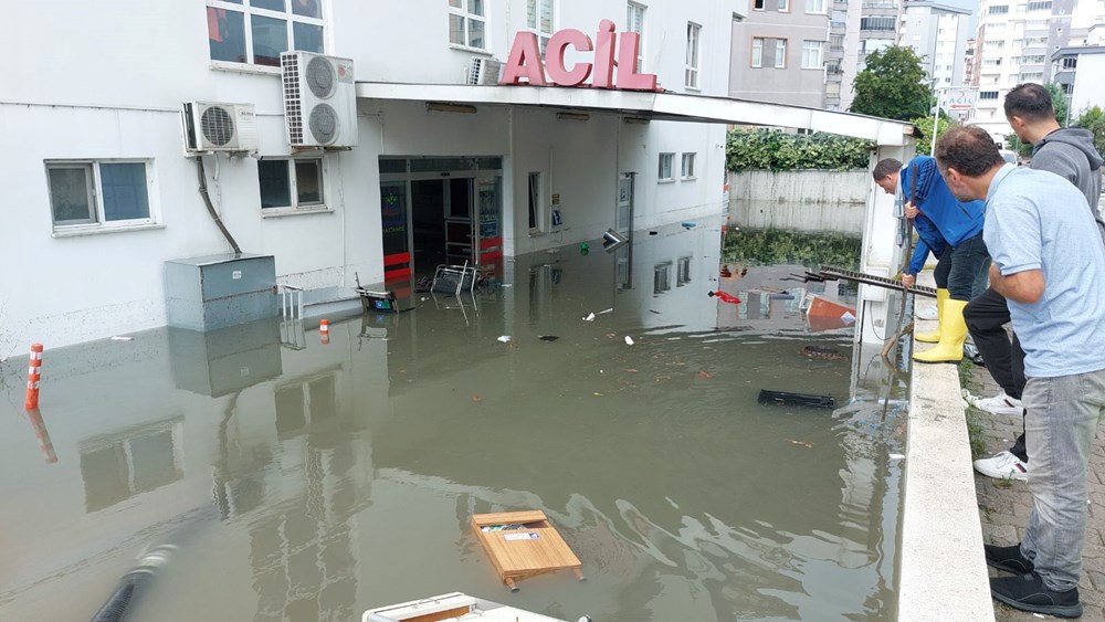 Kuvvetli sağanak birçok ilde hayatı felç etti: Sele kapılan 3 kişi hayatını kaybetti, 1 bebek kayıp - 14