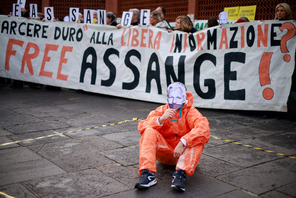 WikiLeaks kurucusu Assange'ın İngiltere’den ABD'ye iadesine ilişkin karar ertelendi - 1