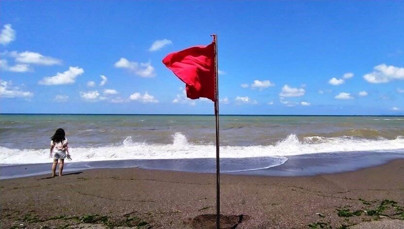 Üç ilçede kırmızı bayraklar çekildi!