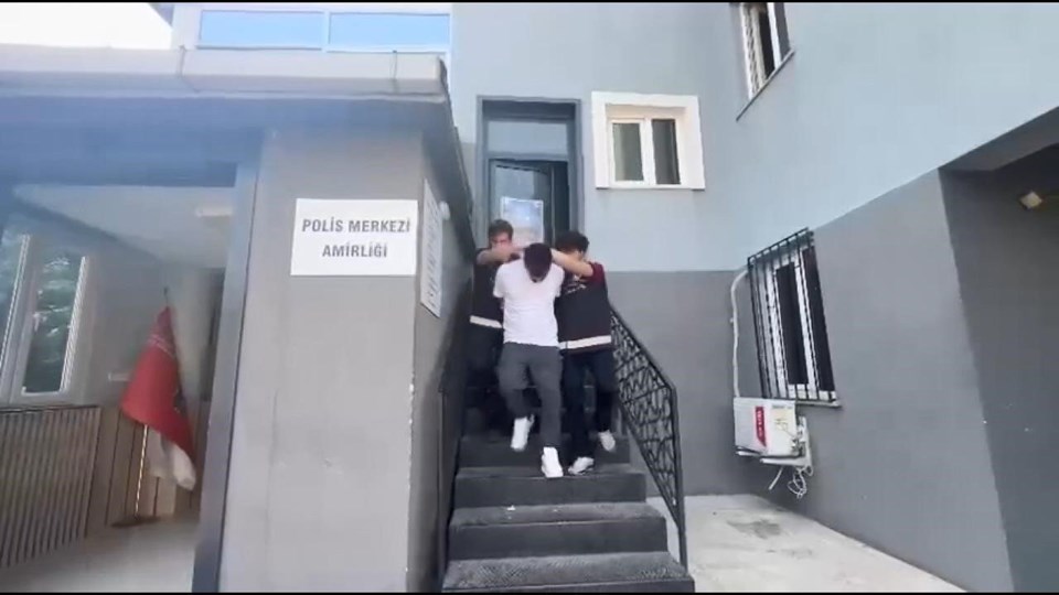 Ümraniye'de sokak ortasında kadına şiddet - 1