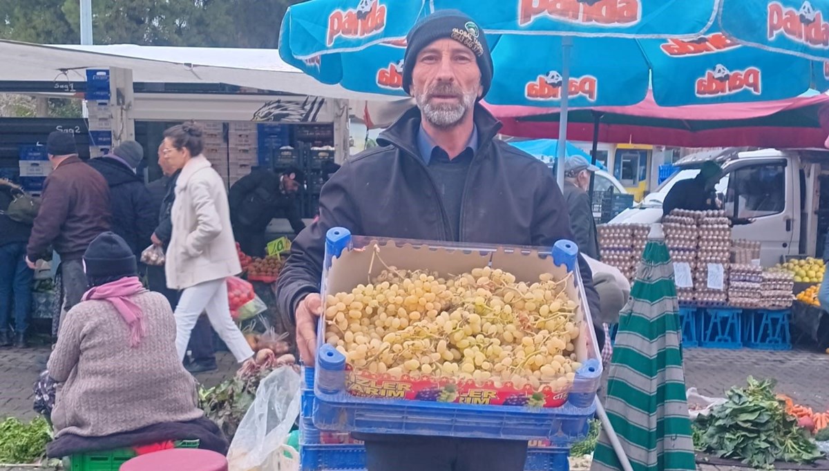 Yılbaşı sofralarında yer alacak: Pazar pazar giderek kendisi satıyor Yılbaşı sofralarında yer alacak: Pazar pazar giderek kendisi satıyor