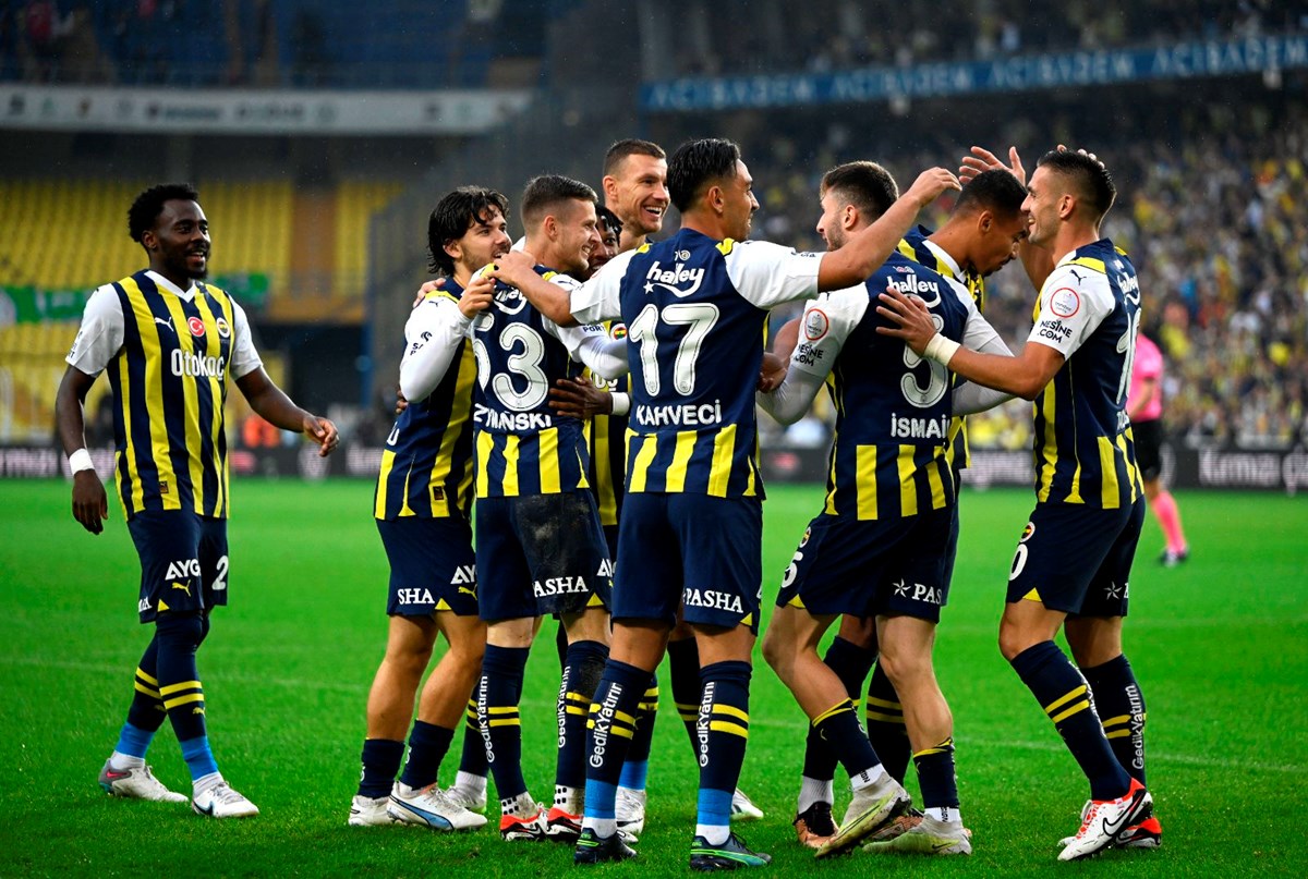 Kasımpaşa-Fenerbahçe maçı ne zaman, saat kaçta ve hangi kanalda? Fenerbahçe'nin ilk 11'i belli oldu