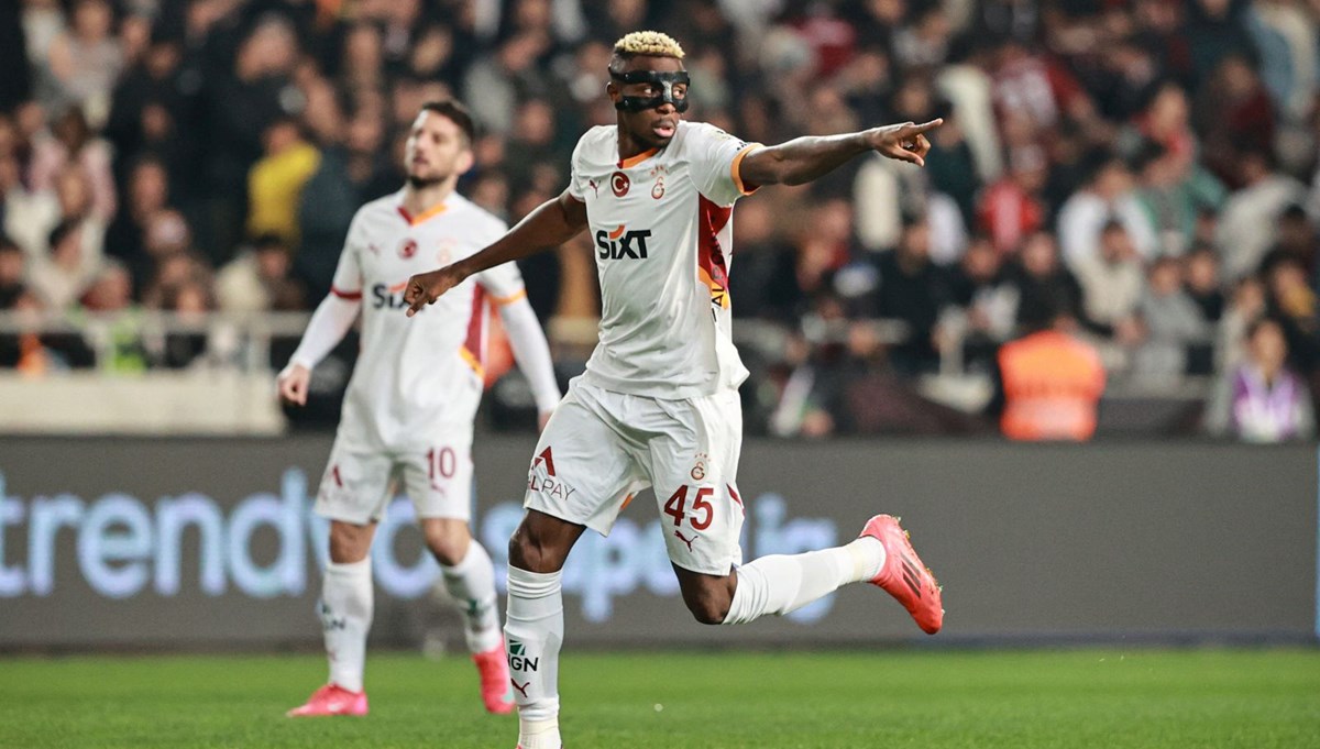 Galatasaray'da hedef ilk 8! Galatasaray Dinamo Kiev karşısında, İşte muhtemel 11'ler Galatasaray'da hedef ilk 8! Galatasaray Dinamo Kiev karşısında, İşte muhtemel 11'ler