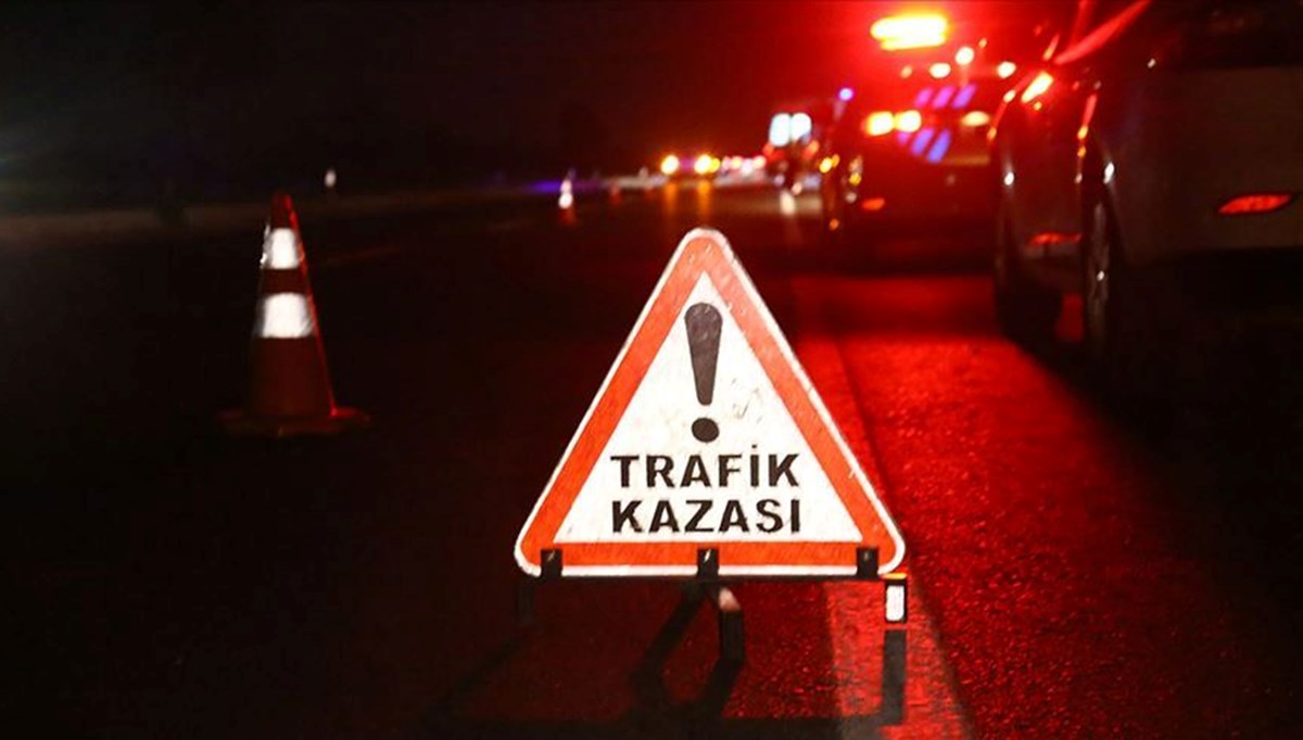 Denizli'de yolcu otobüsü TIR'a arkadan çarptı: 1 kişi öldü, 21 kişi yaralandı
