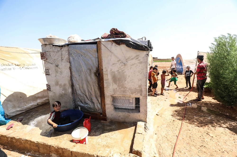 İdlib'deki kamplarda termometreler 50 dereceyi gösterdi: Hayatımızın en zor günlerinden - 14