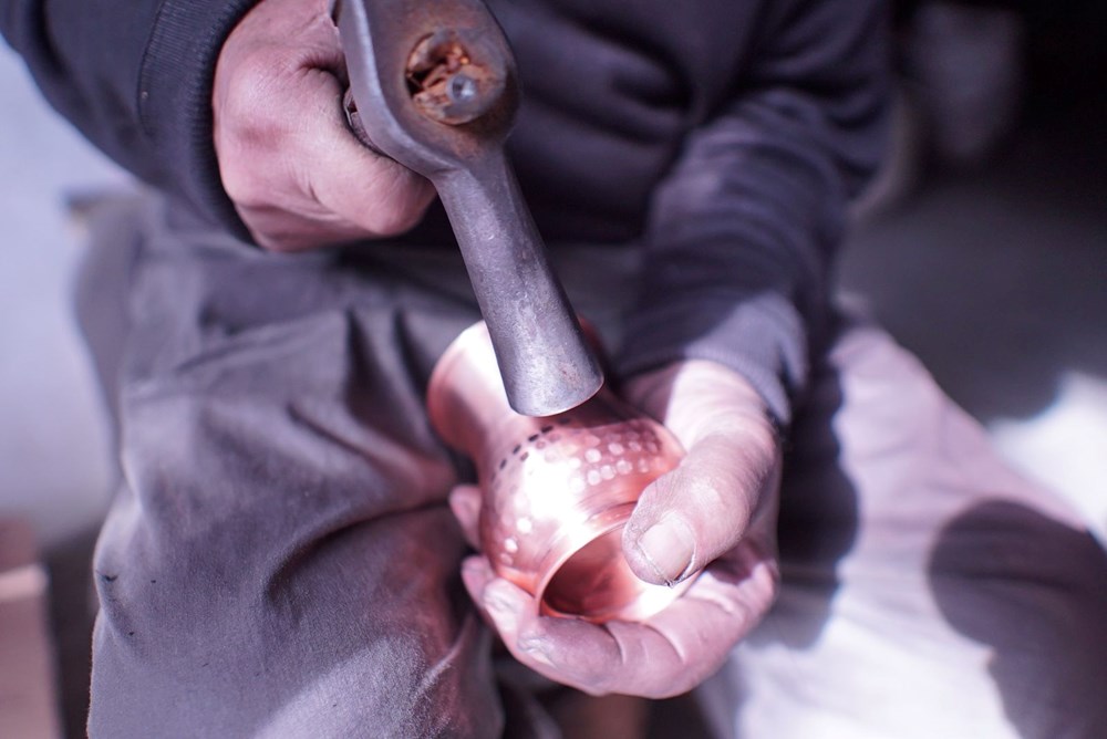 Durmuş Dede'nin Zamanı Durduran Ellerinden: 75 Yıllık Bir Zanaatın Hikayesi 76 W0XsJwkcakOIj0v4Ew rng