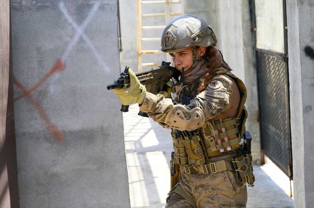 yerleşim birimlerindeki terör operasyonları için eğitim alan ilk kadın astsubay göreve hazır 22 w0cqrozfekmxgqpf72hvtq