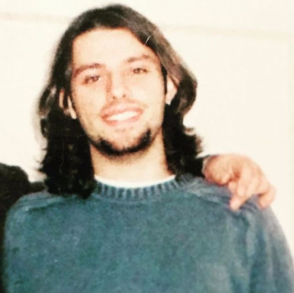 Nilgün Belgün takipçilerini geçmişe götürdü: Bu fotoğraf Marmaris'te çekildi (Ünlülerin çocukluk ve gençlik halleri) - 575