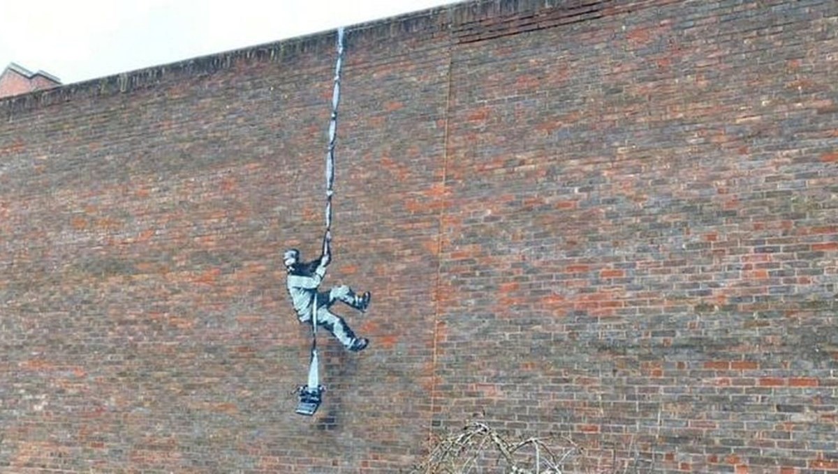 Banksy, ünlü yazar Oscar Wilde'ın tutulduğu hapishaneyi satın almak için 10 milyon sterlin teklif etti