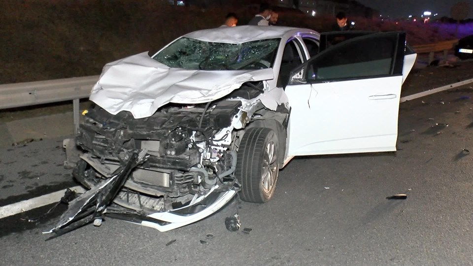 Başakşehir'de trafik kazası: Yardım etmek isterken canından oldu - 1