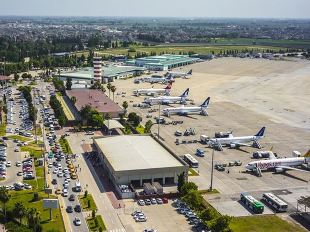 adana havalimani yonetimi komsularini sikayet etti