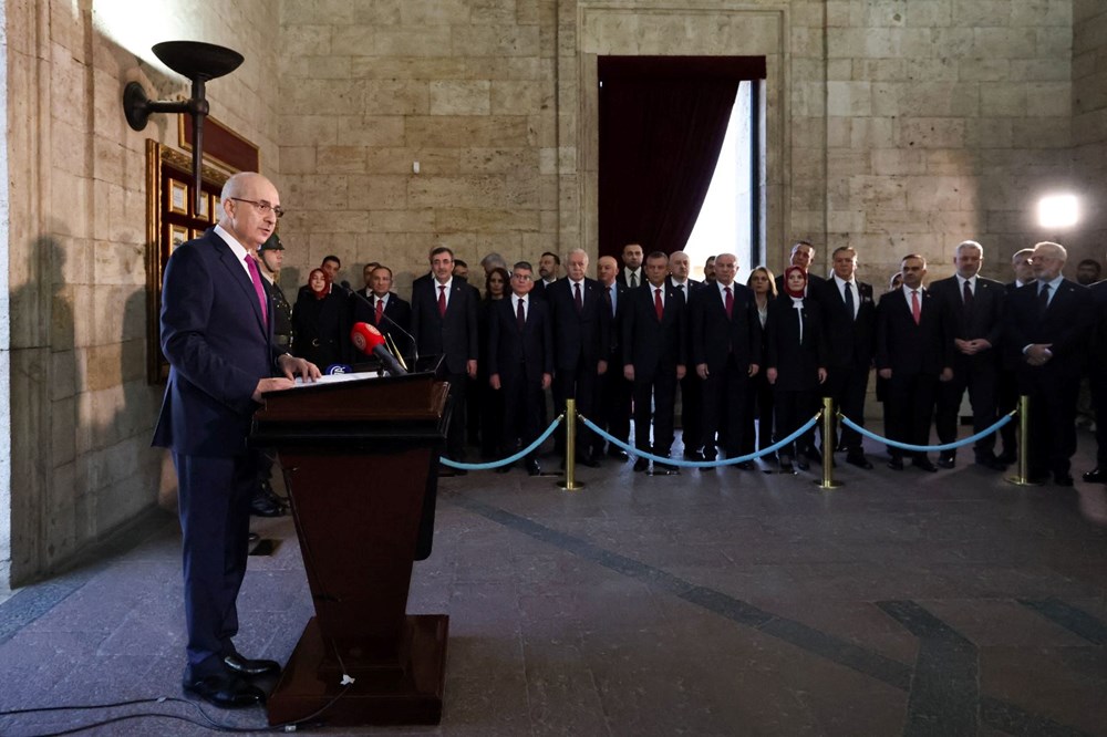 Devlet erkanı Anıtkabir'de 75