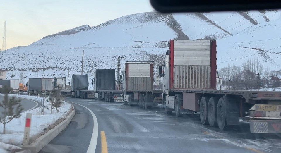 Türkiye-İran sınırında 10 kilometrelik TIR kuyruğu - 1