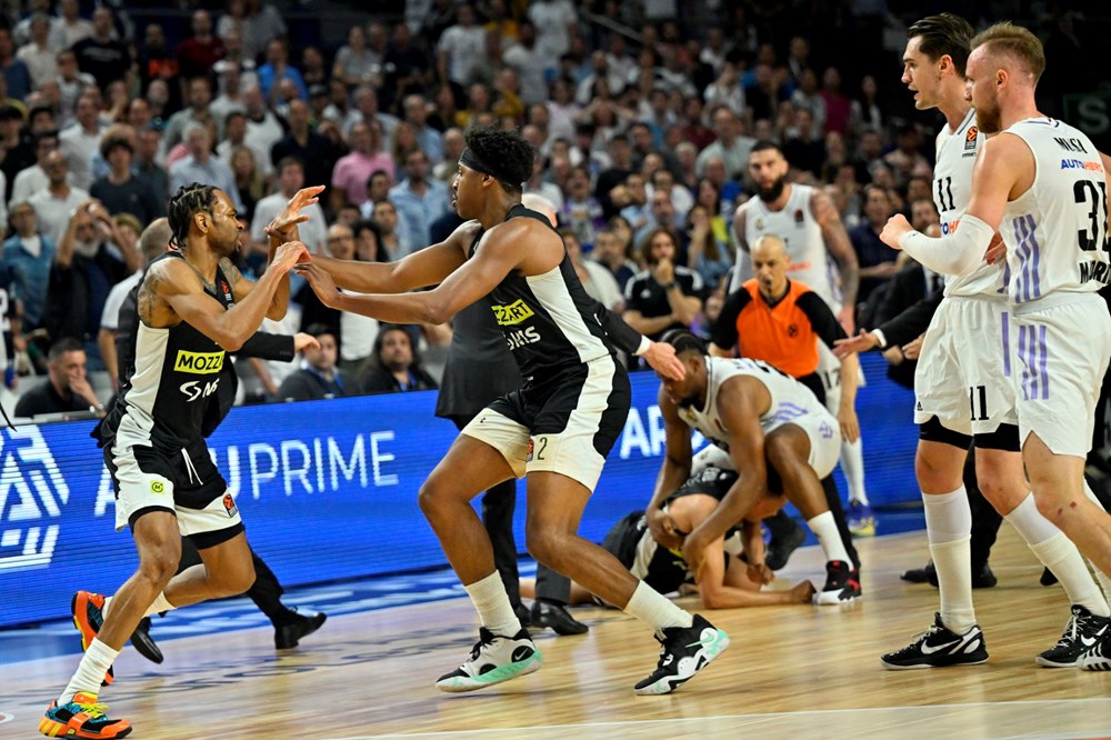 Madrid'de olaylı gece: Real Madrid-Partizan maçında yumruk yumruğa kavga - 14