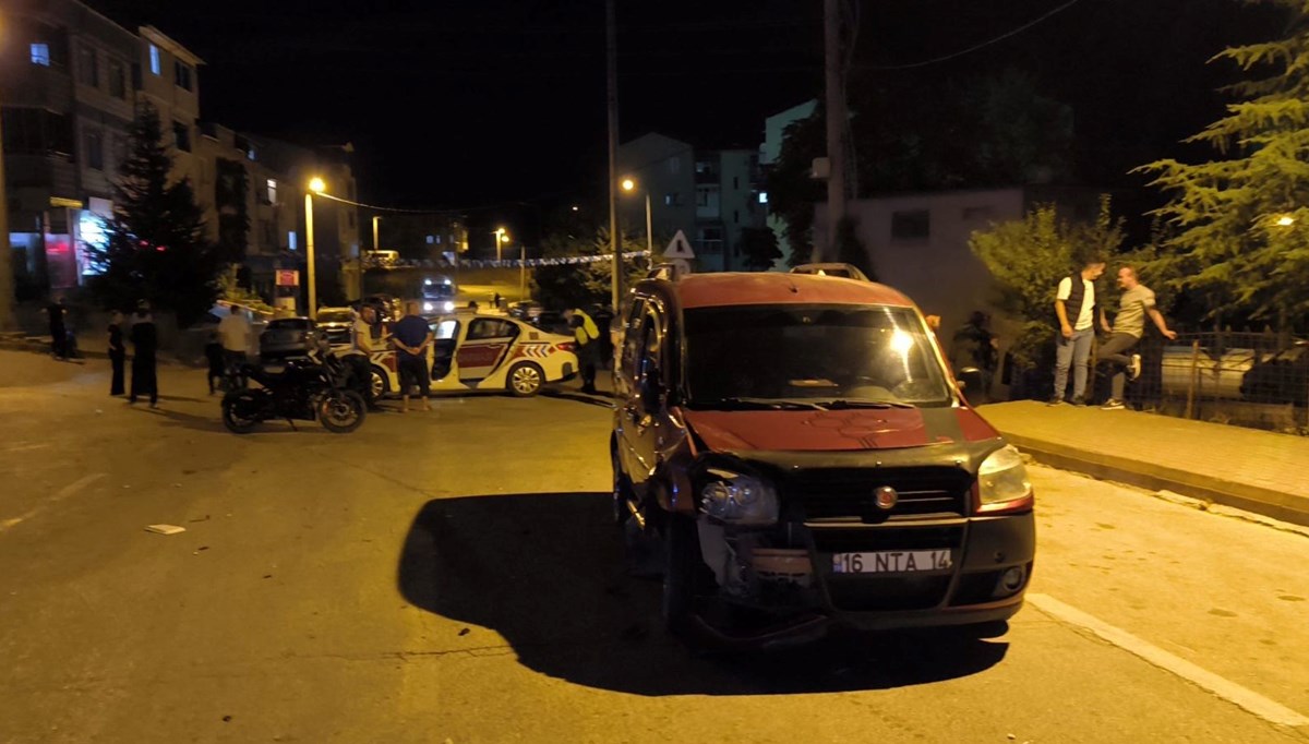 Hafif ticari araç ile motosiklet çarpıştı: 1'i ağır 2 yaralı Hafif ticari araç ile motosiklet çarpıştı: 1'i ağır 2 yaralı