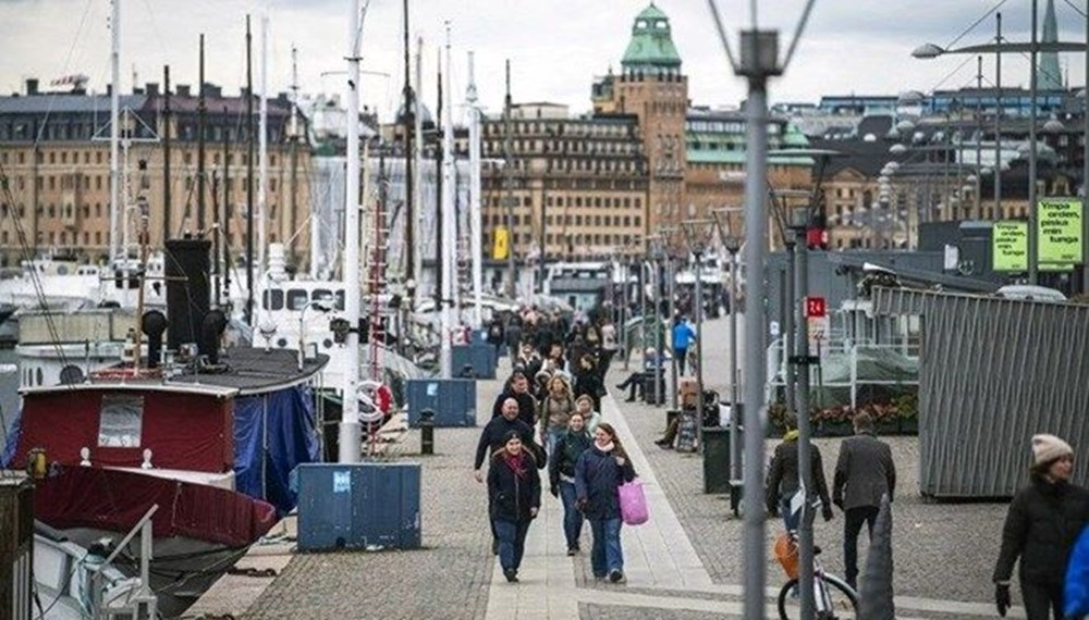 Dünyada Covid-19 kısıtlamaları sona eriyor: İşte tedbirleri kaldıran ülkeler - 1