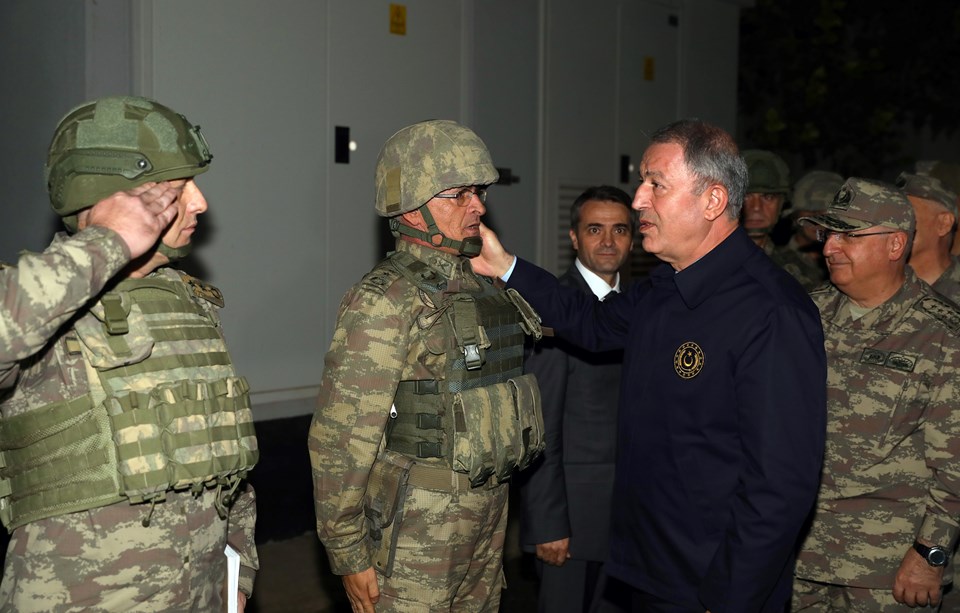 Milli Savunma Bakanı Akar askerlere seslendi: Her an her şey olabilir - 1