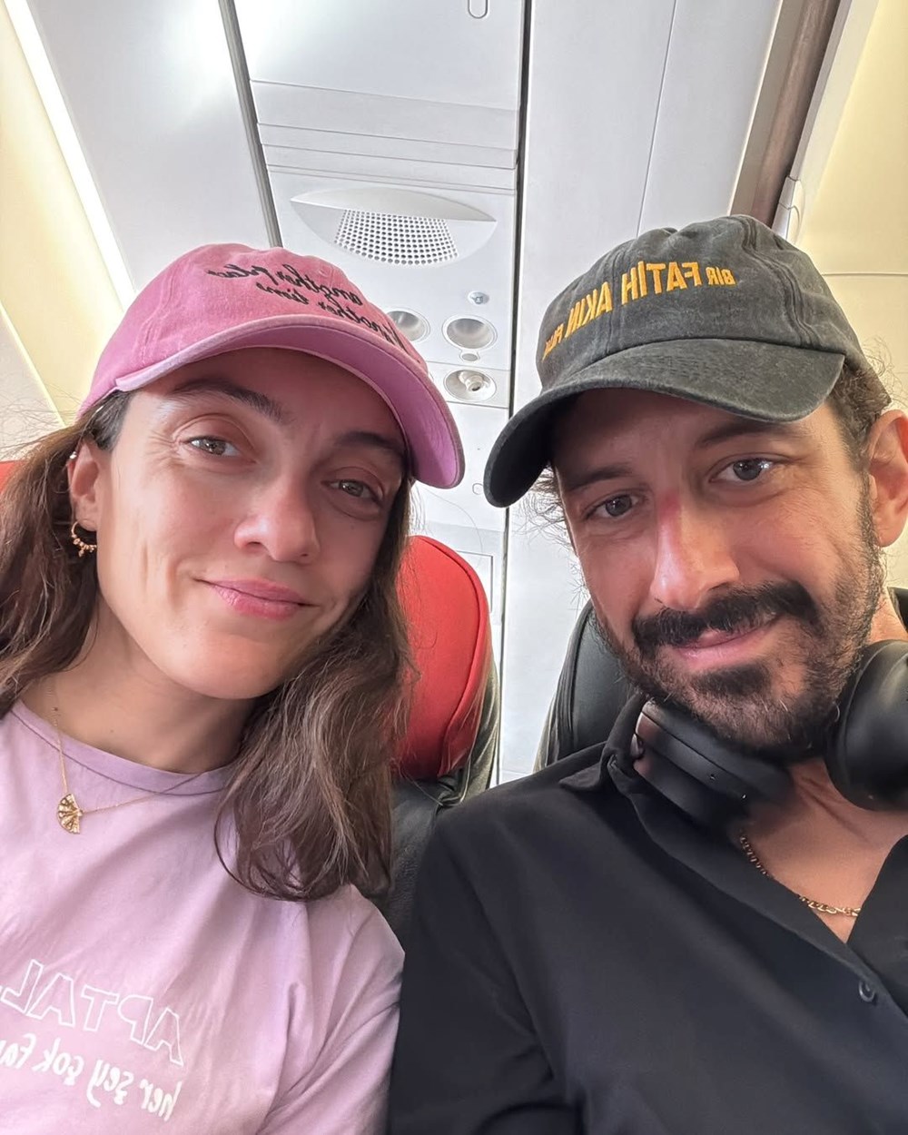 Merve Dizdar ile Cihan Ayger'den evlilik yıl dönümüne özel pozlar - 2