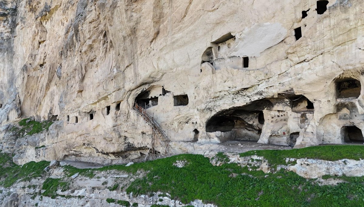 Urartu mağaraları definecilerin hedefinde