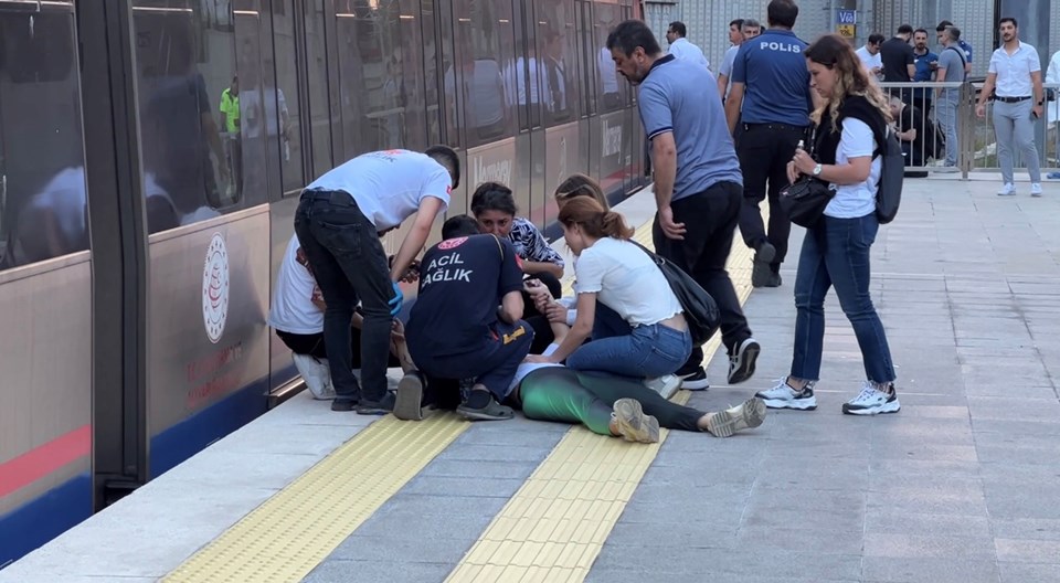 Marmaray’da raylara atlayan kişi hayatını kaybetti - 2
