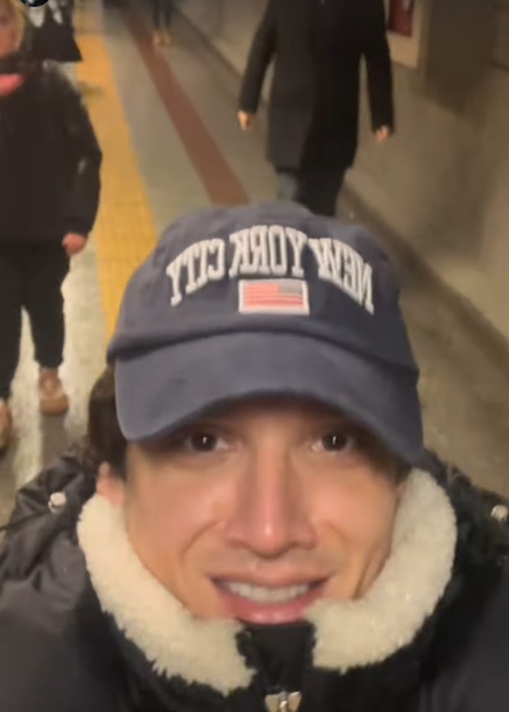 Safiye Soyman metroya bindi: Ben sizden biriyim (Toplu taşıma kullanan ünlüler) 74 W5nzzw2dY0qEQJtjZchKgA