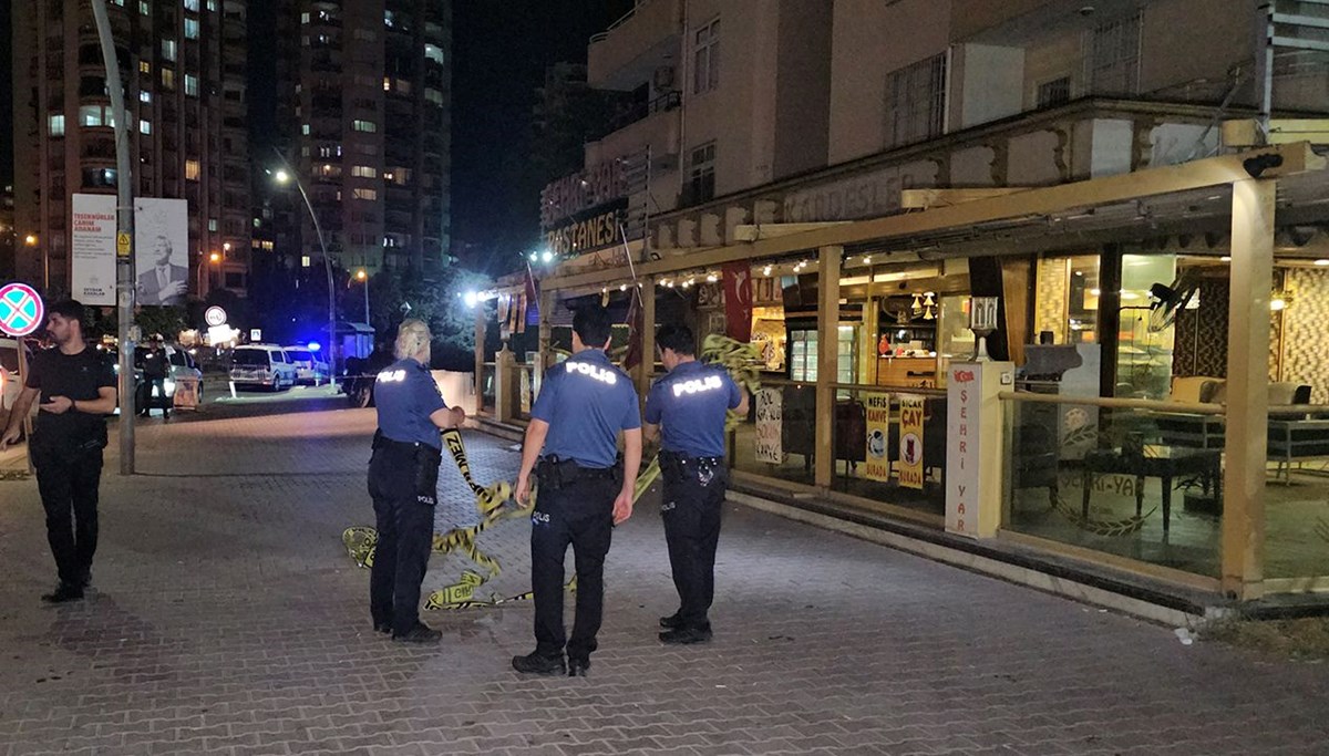 Pastaneye el bombası attı