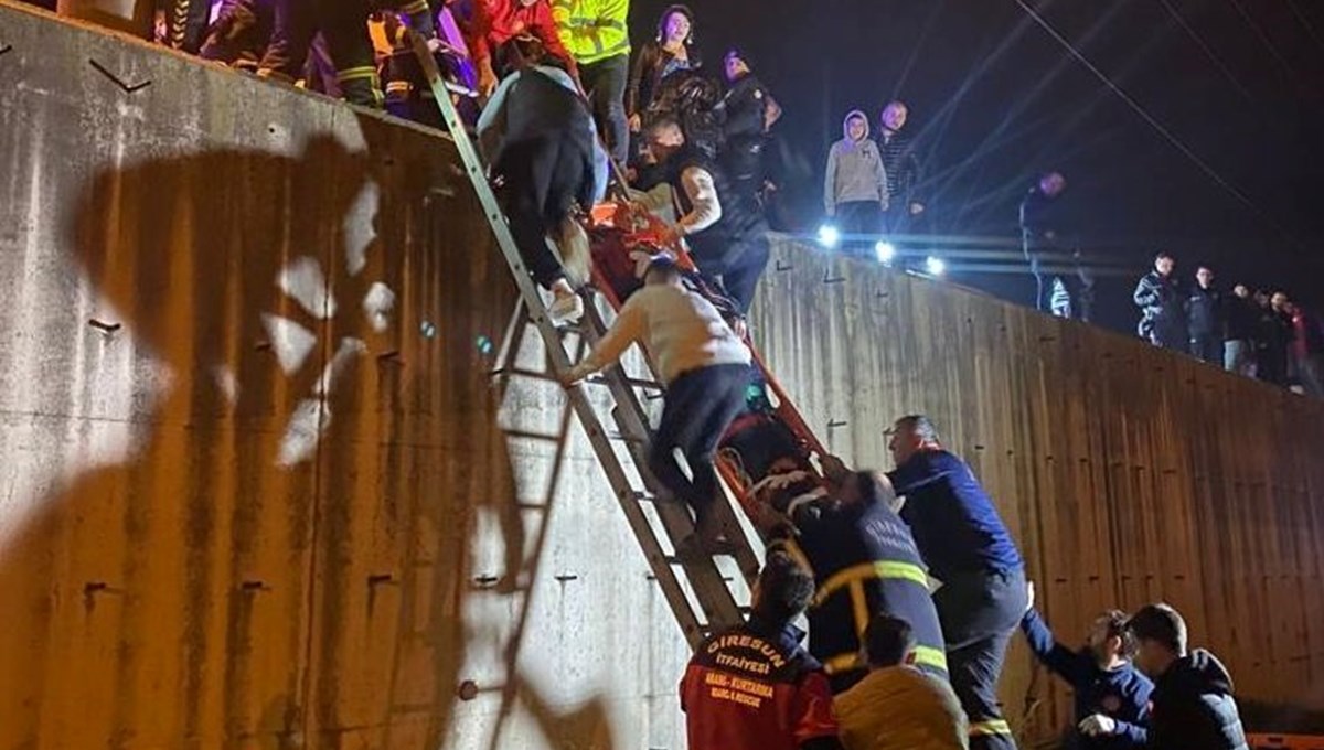 Giresun'da otomobil dere yatağına devrildi: 3 kişi yaralandı