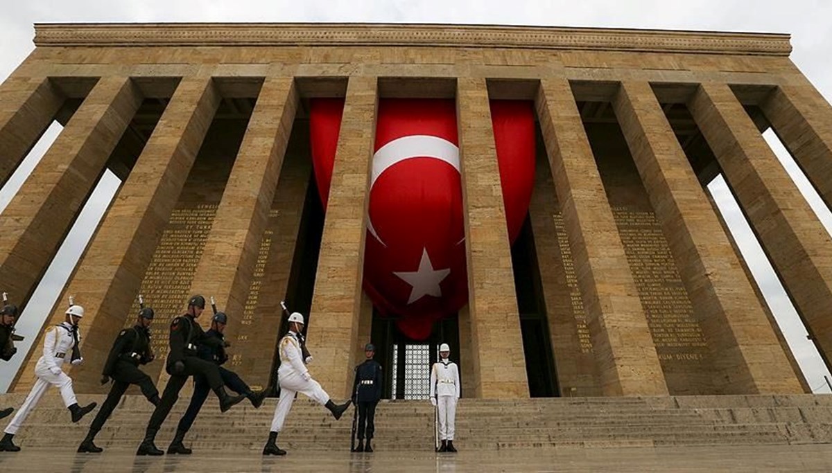 10 Kasım resmi tatil, yarım gün mü? 10 Kasım'da okullar tatil olacak mı? 10 Kasım resmi tatil, yarım gün mü? 10 Kasım'da okullar tatil olacak mı?
