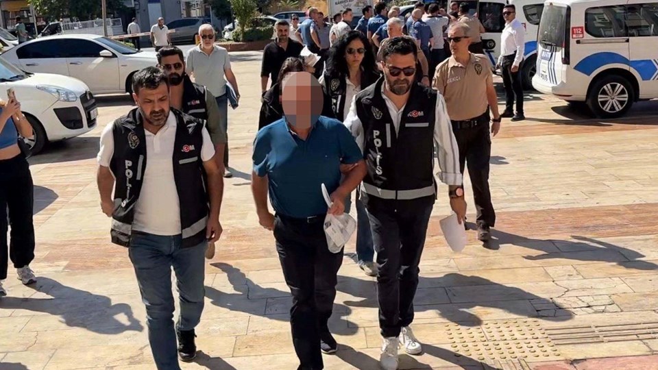 Bıçak parası iddiası: Profesör ile sekreteri gözaltında - 1