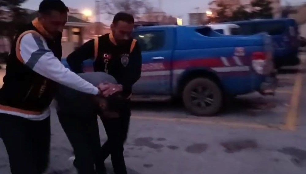 Firari cinayet zanlısının yakalanma anı görüntüleri ortaya çıktı