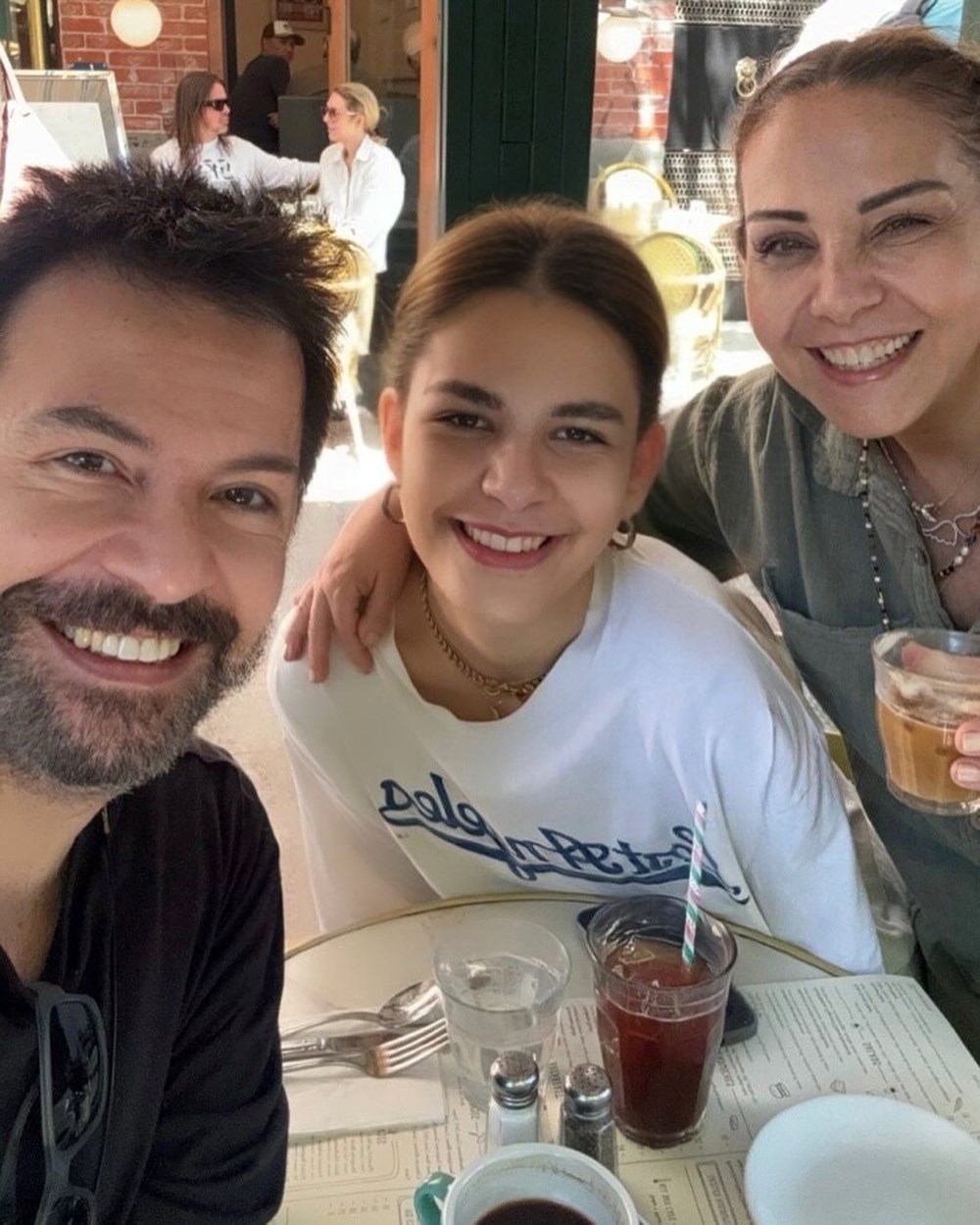 Çiçek Dilligil'den cinsiyet değiştiren oğluna doğum günü mesajı