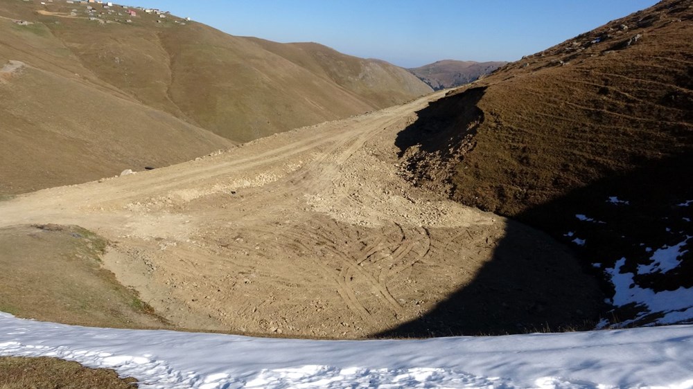 Gümüşhane'de 12 bin yıllık Dipsiz Göl define kazısı ile kurutuldu